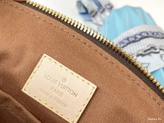 LOUIS VUITTON TIVOLI 0525